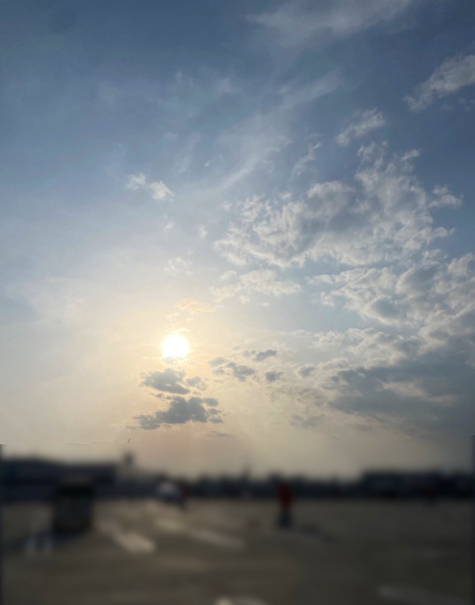 本日、2025年のお仕事納めでした✨

本当に皆さんあたたかい素敵な現場で...良い年越しができそうです☺️

関わって下さってる方への感謝を忘れずに、来年もまた一年頑張るぞという気持ちです！

2026年もよろしくお願いします！(はやい)