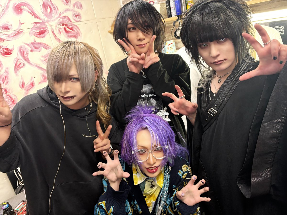 LAY ABOUT WORLD イザナ (@LAW_Izana) / Posts / X