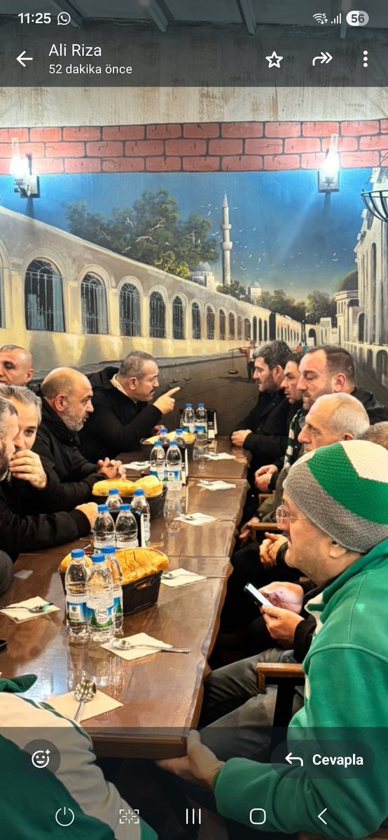 Küfür etmeden derdini anlatamayan bazı gevşekler, başlarına ne geleceğini bildiği için yazdıklarını yoruma kapatıp öyle hakaret etmeye başlamışlar.

Dün Reis, Bursa tribünü ile alakalı kendi fikrini söyledi. Kimisi için doğrudur, kimisi için de yanlıştır. Abi kendi fikrini