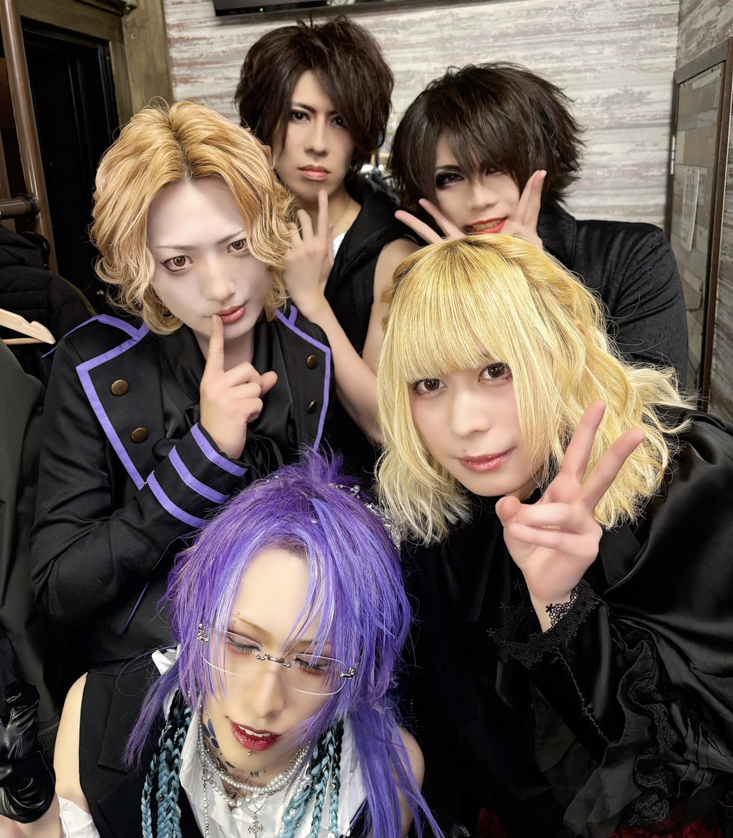 LAY ABOUT WORLD イザナ チェキ LAY ABOUT WORLD イザナ (@LAW_Izana) / Posts / X