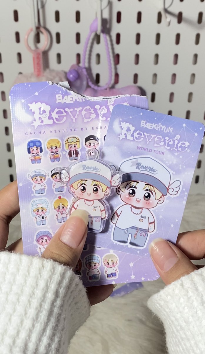 WW GIVEAWAY BAEKHYUN REVERIE GACHA KEYRING⋆˚࿔
(5 winners)

— follow
— rt like my pinned📌
— rt this tweet

end 30 dec @ 21.00 wib ୨ৎ 
shipping fee paid by winner.