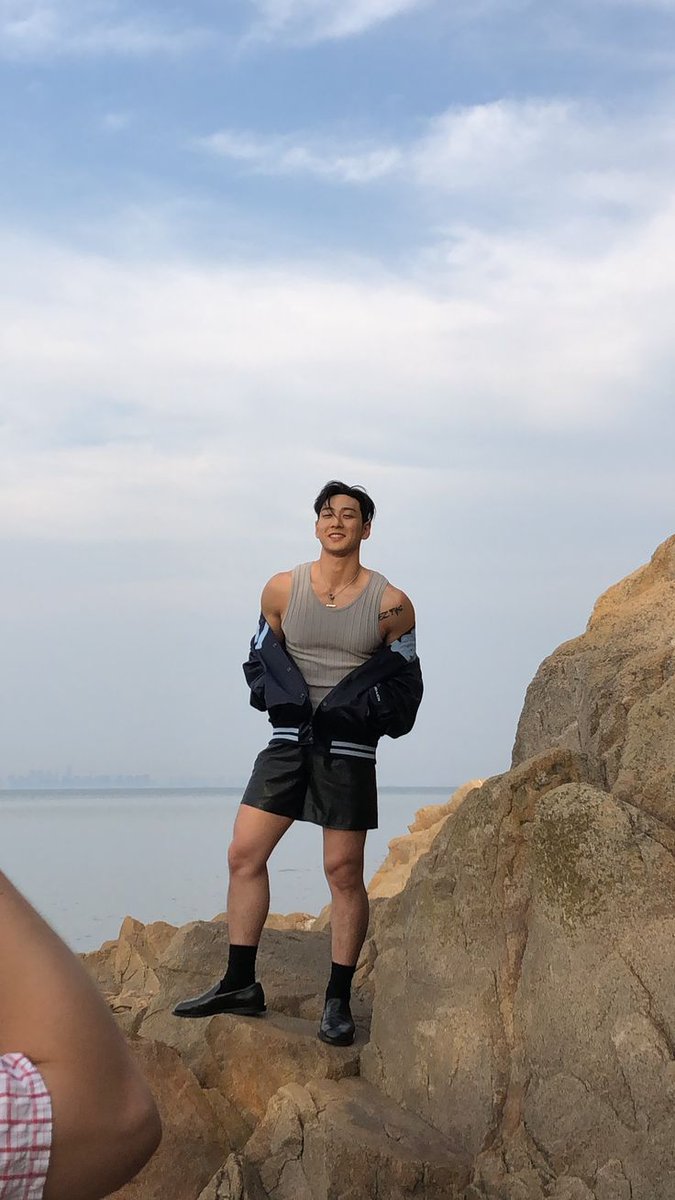 bleuaide's tweet photo. went up up up https://t.co/5tOaO5qKFT