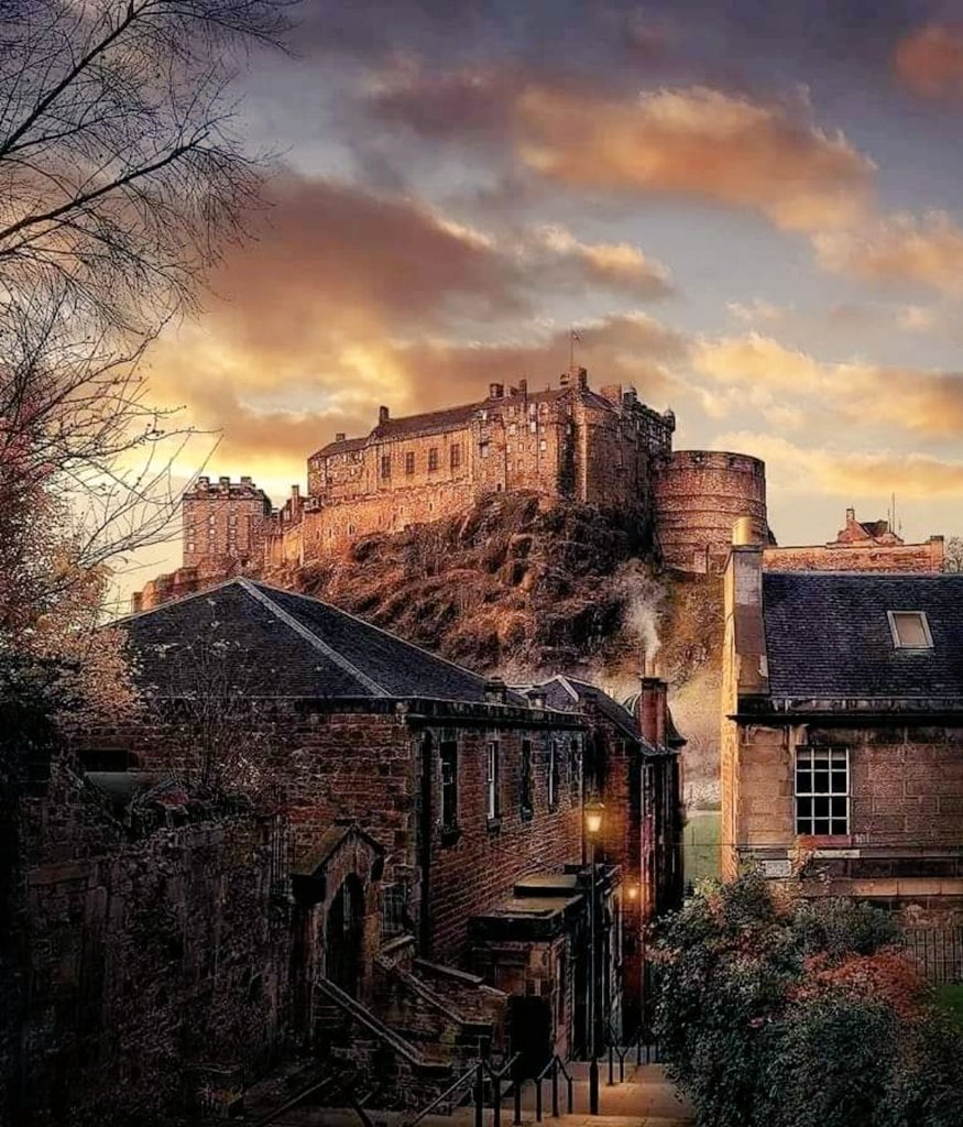 happymonkey1874's tweet image. ❤️ Edinburgh...

#ScottishIndependence