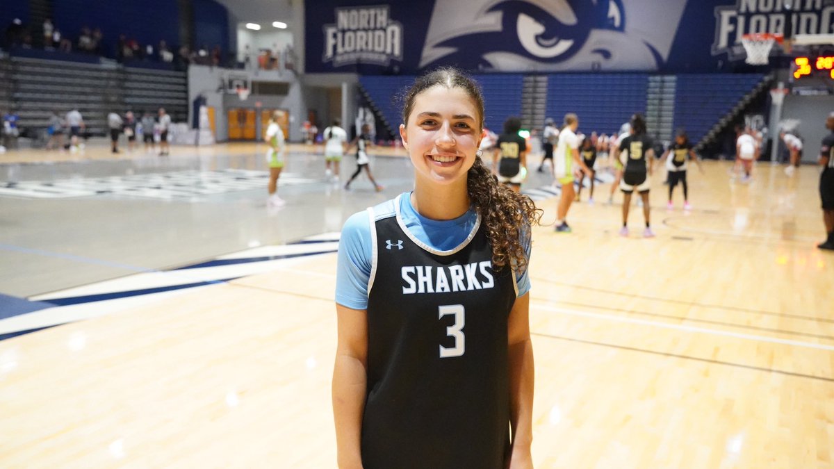 hunterkeithl's tweet image. Big Day for Sophomores at Christmas Invitational

@jocelynhoffmann @jorrdannsibley @arinicewithit @princesskd_17  @PGHFlorida  @CoachQswader  

prepgirlshoops.com/2025/12/big-da…