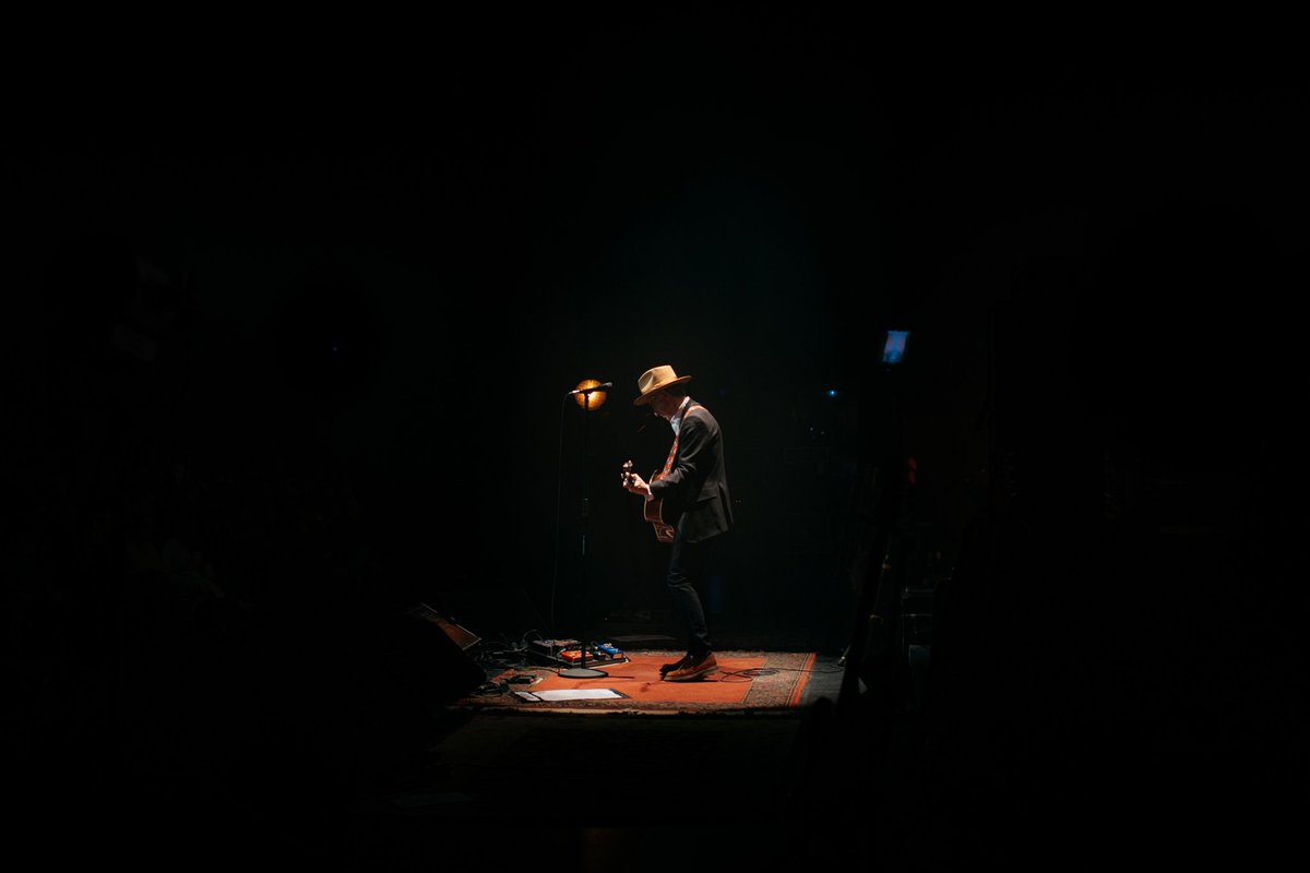 jokinfdez's tweet photo. La última canción.
Hace un año arrancaba en Logroño este 2025 celebrando los 40 años de carretera de @MikelErentxun desde @duncandhu y el viernes tocaba cerrar este primer tramo por casa de vuelta al @KursaalDonostia
📸 https://t.co/EHmeXA0EPj
#DD40 #erentxun https://t.co/7xoGGGYWuB