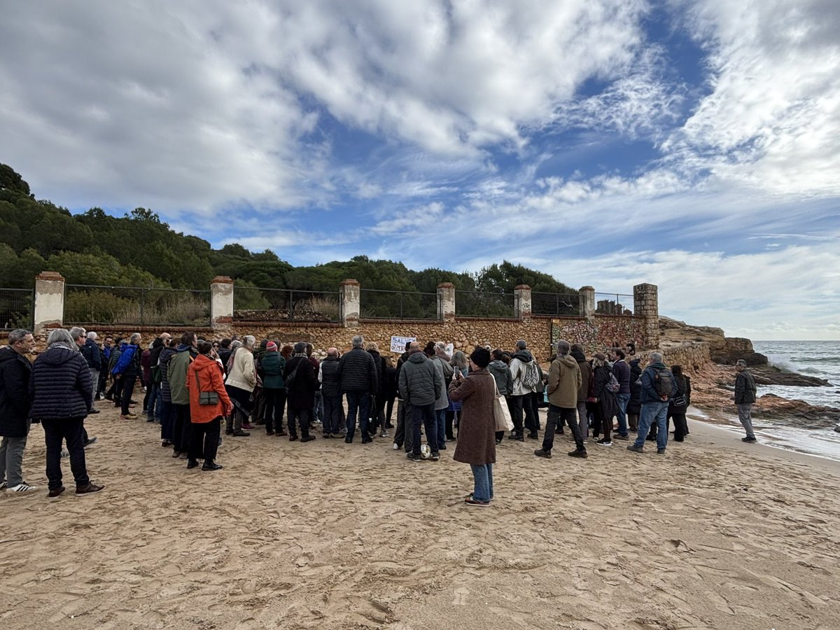 esquerratgn's tweet image. 🌊 Donem suport a la jornada reivindicativa i festiva per salvar els Morrots de la Savinosa organitzada per la plataforma @soscostacamp
 
 📣 CAMÍ DE RONDA SÍ, PASSEIG NO.