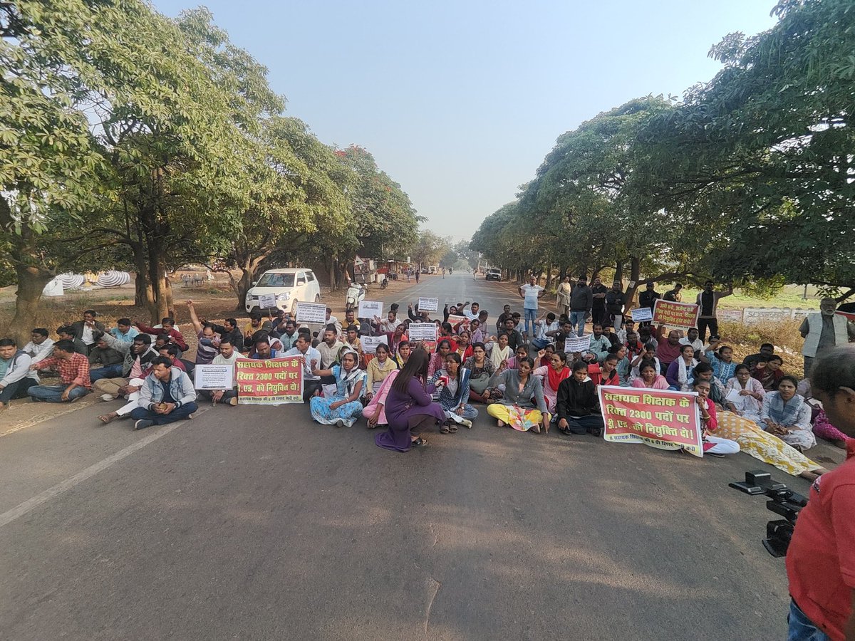 <a href="/Bharati_IND/">Cg_Chaupal</a> <a href="/GandaKeshu/">Keshav</a> <a href="/cfor36garh/">CforChhattisgarh🇮🇳</a> <a href="/babla_jatwar/">Babla Jatwar</a> <a href="/archana2098/">Archna parganiha</a> <a href="/barma16691/">Neha</a> <a href="/get2bhanu/">भानु प्रताप सिंह मरकाम</a> <a href="/MaheshwarPatle/">Maheshwar Patle</a> <a href="/mithleshsahu9/">Mithlesh Sahu</a> <a href="/khemeshwarpuri1/">🚩गृहावधूत खेमेश्वर पुरी जी महाराज 🚩 KRT</a> <a href="/HR_CG1/">HR छत्तीसगढ़िया 🇮🇳</a> हाई कोर्ट सुप्रीम कोर्ट का आदेश का सम्मान करते हुए डीएड अभ्यर्थियों को 2300 पद पर नियुक्ति दो साय सरकार