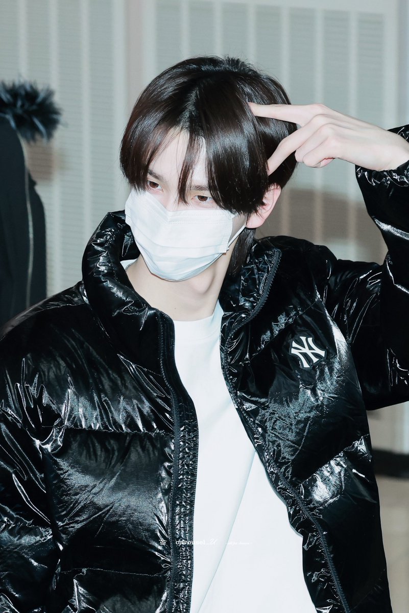 carousel_U tweet media