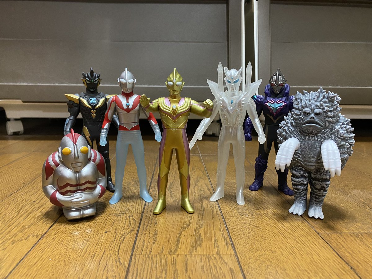 限定品　ウルトラ8兄弟　グリッターVer. ソフビ ウルトラマン 超ウルトラ8兄弟グリッターVer． | そふび王国 - 楽天ブログ