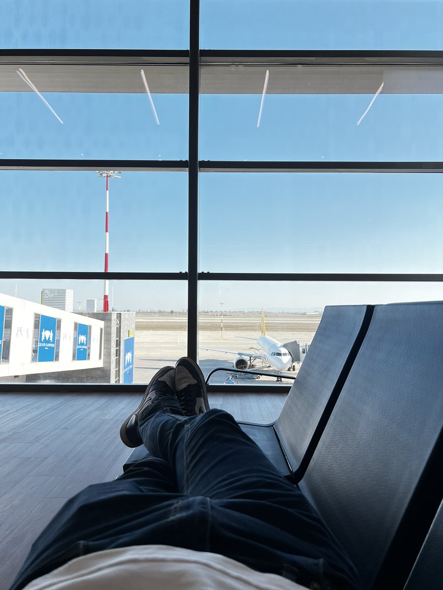 Yanımdasın dokunamıyorum çok saçma