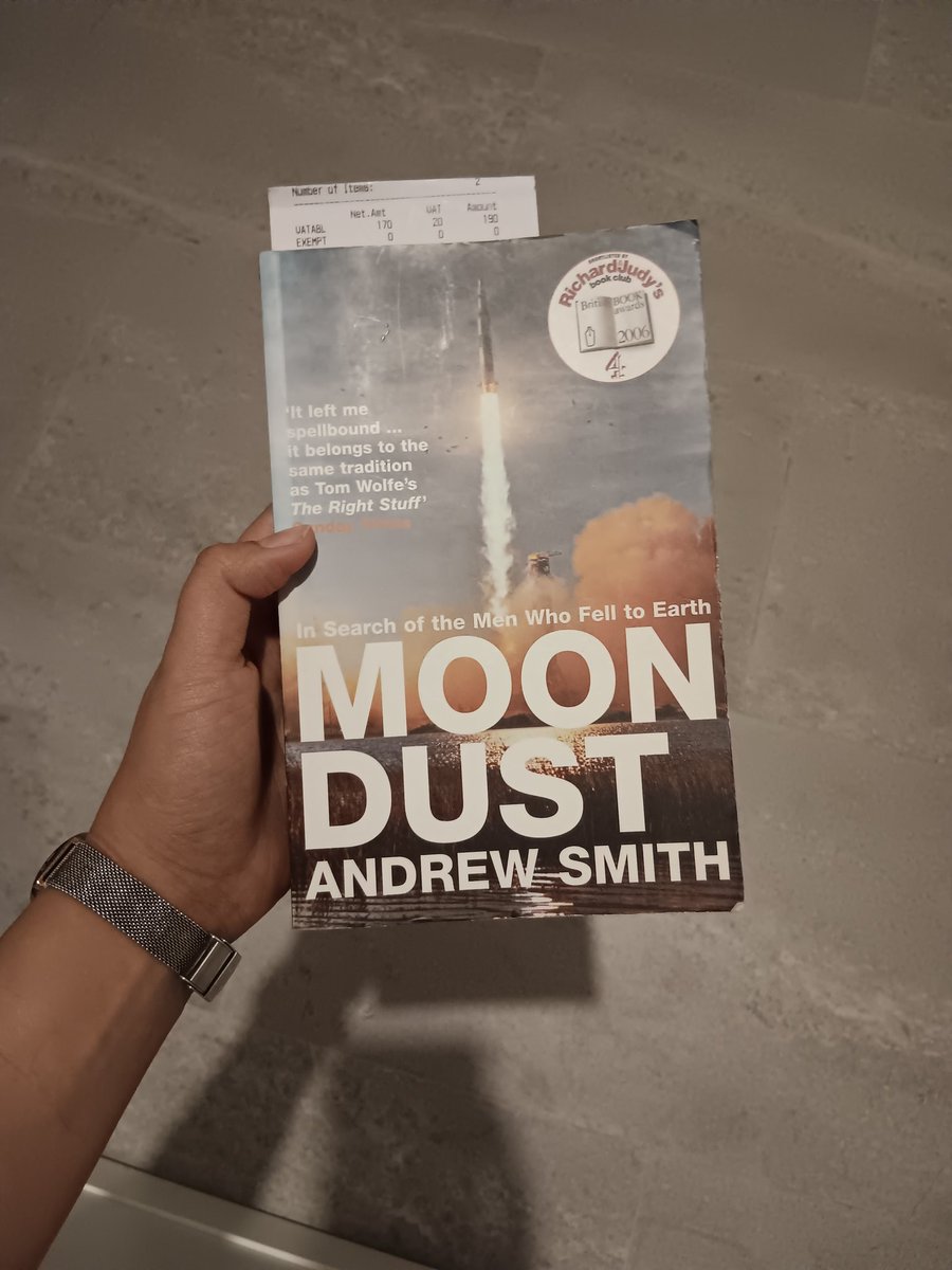 chexmateo's tweet photo. A great read to cap off the year. Always nice to pick up a book you can't put down! Riveting stuff about the Apollo Moon Programme and the 12 Moonwalkers 👍 https://t.co/dSUqBqrVem