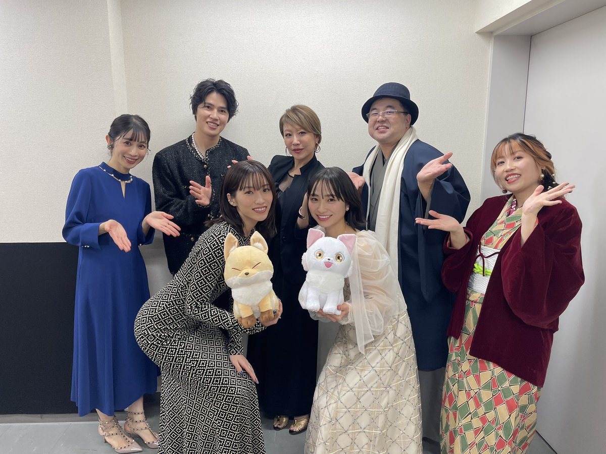 映画「この本を盗む者は」舞台挨拶🌟
ジャパンプレミア試写会に続いて今回もMCとして参加させていただきました🎤
片岡凛さん、田牧そらさん、朴璐美さん、土屋神葉さん、福岡大生監督、作画監督の黒澤桂子さん✨怒涛の展開にワクワクしながら途中、涙がホロリ。たくさんの感情を味わえる推し映画です💨