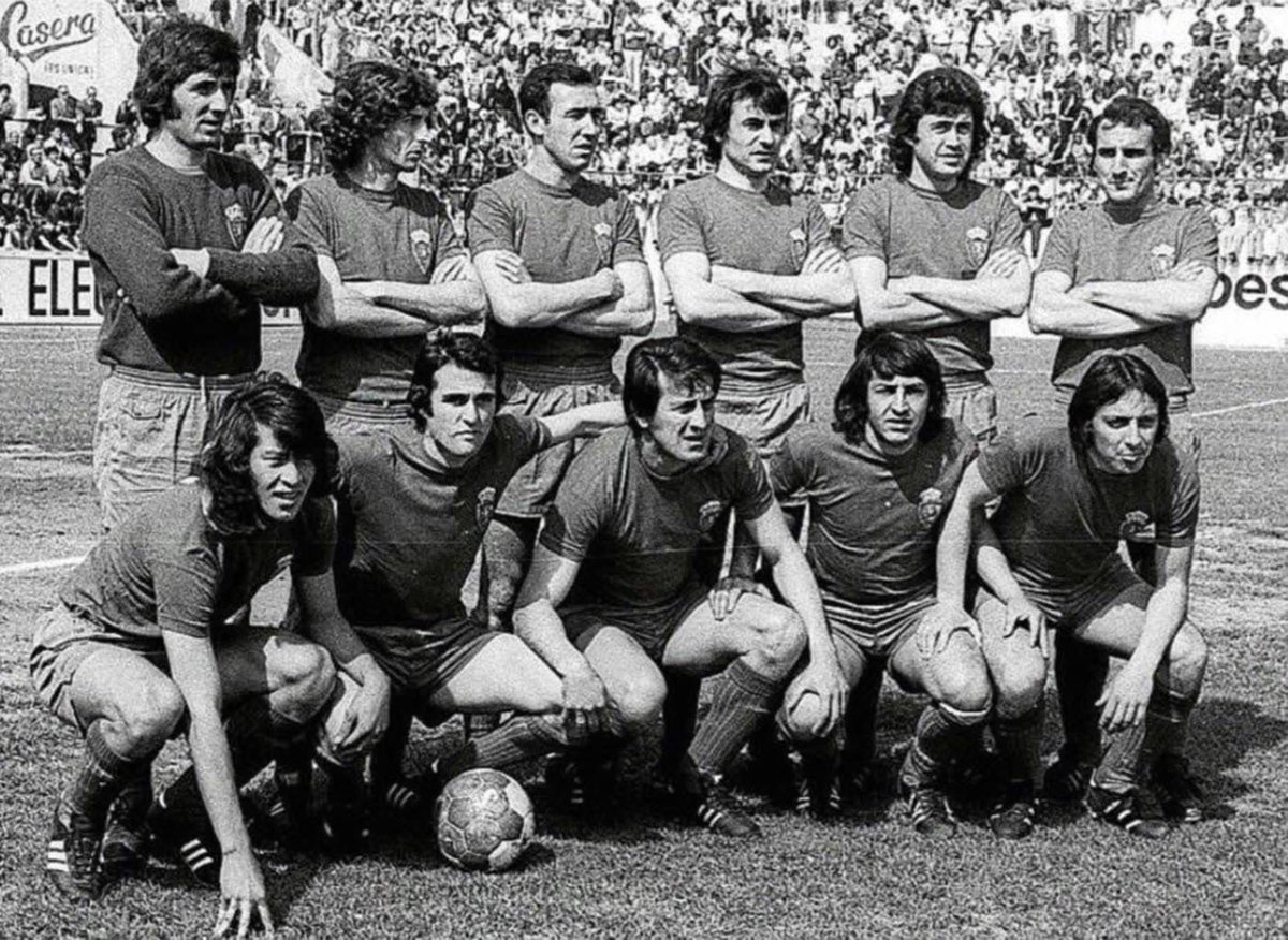 LA ÚNICA FOTO QUE TENEMOS CON
LOS 5 ZARAGUAYOS DE TITULARES
12/05/1974; Elche Vs Zaragoza; en Altabix    
Última Jornada de La Liga 1973/74   
 Nieves, Rico, M. González, Violeta, CACHO BLANCO y Javier Planas;  
LOBO DIARTE, García Castany, OCAMPOS, ARRÚA y SOTO.