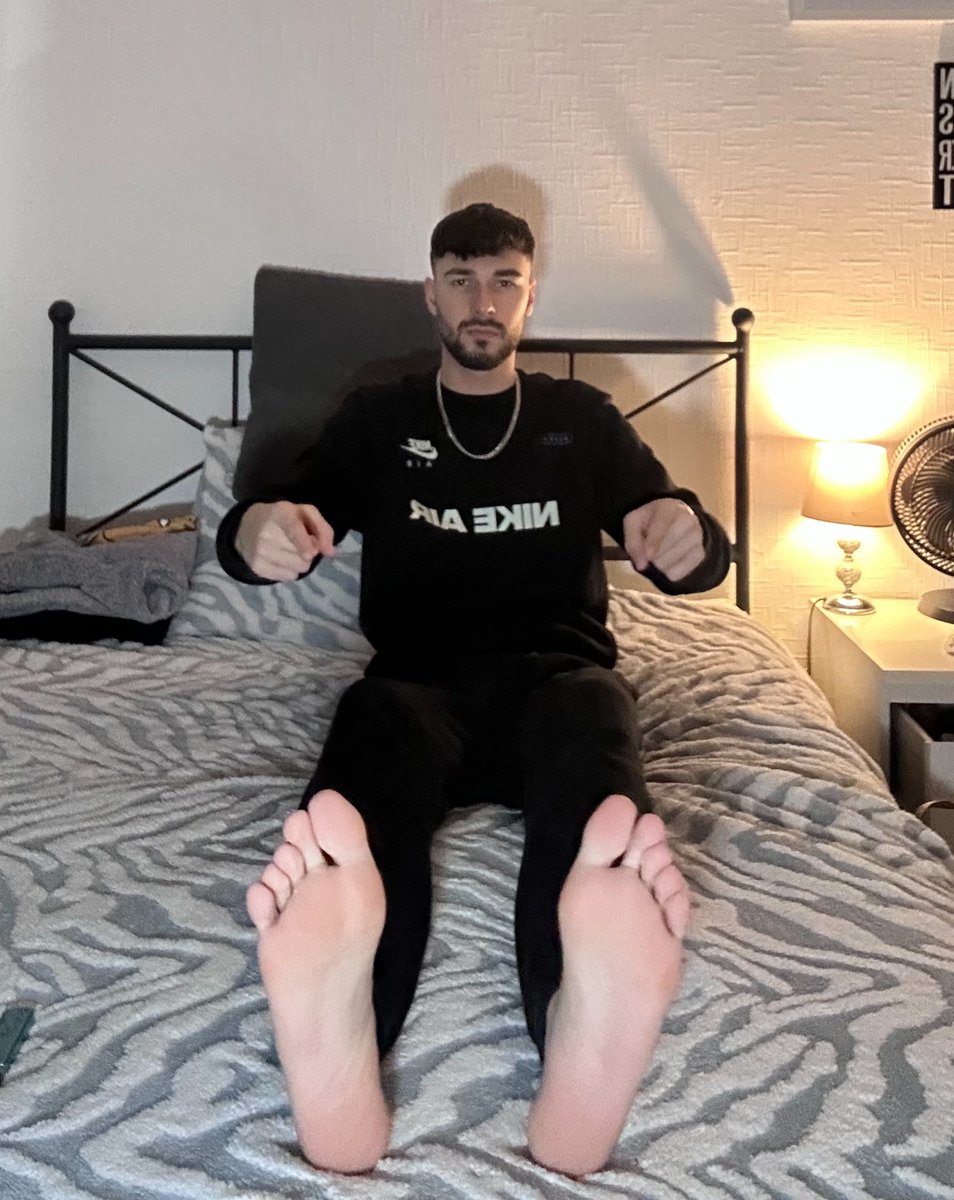 MasterR98's tweet image. It’s Sunday and I want you to show your devotion to master 

Cashmaster findom paypig