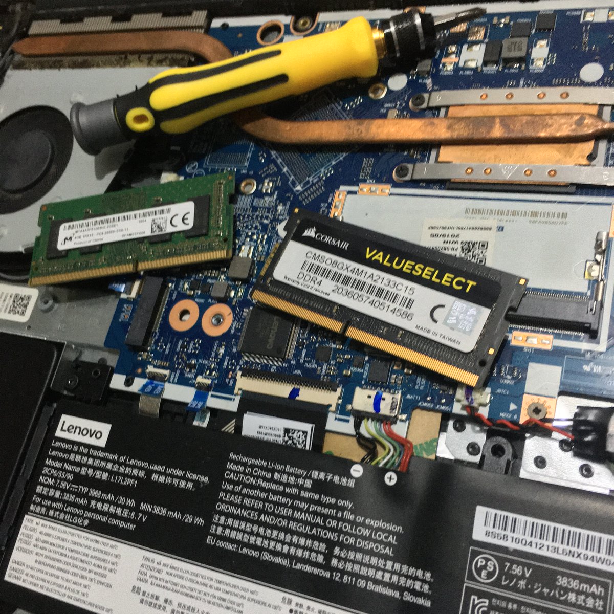 FarohanID's tweet photo. Beruntung banget tahun lalu sempat upgrade PC &amp; Laptop. Saat ini harga komponen komputer khususnya RAM dan SSD mengalami kenaikan yang signifikan dibandingkan tahun sebelumnya. https://t.co/8djpeNQ8gP