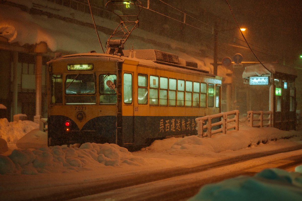 cram_box's tweet image. Cinematic winter nights in Japan.