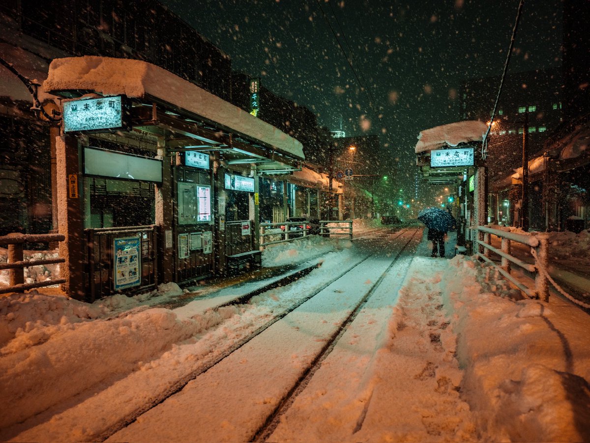cram_box's tweet image. Cinematic winter nights in Japan.