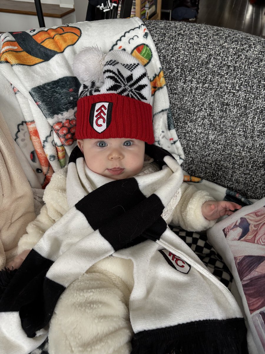 AdamTheRed's tweet image. #MYPLMORNINGS #MYPLMORNING 
#MYPLINUSA @NBCSports @NBCSportsSoccer Maeve’s first @FulhamFC festive season!