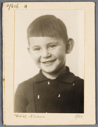 AuschwitzMuseum's tweet image. 28 December 1935 | A Dutch Jewish boy, Hans Joachim Straus, was born in The Hague.

In October 1944 he was deported to #Auschwitz and murdered in a gas chamber after selection.
---

▶ A short video showing the ruins of gas chamber and crematorium III: youtube.com/shorts/ipQmBPA…