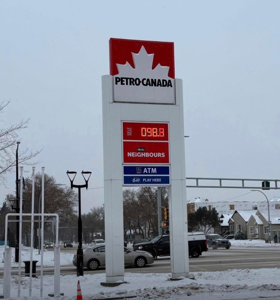 BertaProudDad's tweet image. Liberals celebrating a temporary dip in gas prices like they solved affordability.

Carbon taxes, inflationary spending, housing costs, groceries, utilities, and debt all skyrocketed under Liberal policy.

Canadians are not stupid.
Stop gaslighting the country.

#GasPrices…