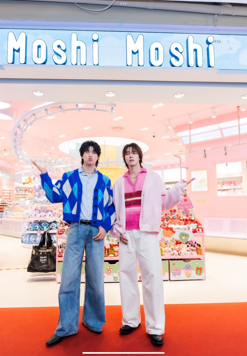 MoshiMoshiTH's tweet image. ✨ Moshi Moshi เก็บภาพโมเมนต์สุดพิเศษของ “สกาย – นานิ” 🩵🩷
จากวันงาน Grand Opening Moshi Moshi New Concept Store: DREAMLAND🌈🎀​  สาขา Central Pinklao ชั้น 4

ใครที่รอชมภาพบรรยากาศงานที่น่ารัก และสดใส มาดูกันเลยน้าา 📸🫶🏻

ทาง Moshi Moshi ขอขอบคุณ​
ทางค่าย GMMTV
คุณสกาย และ…
