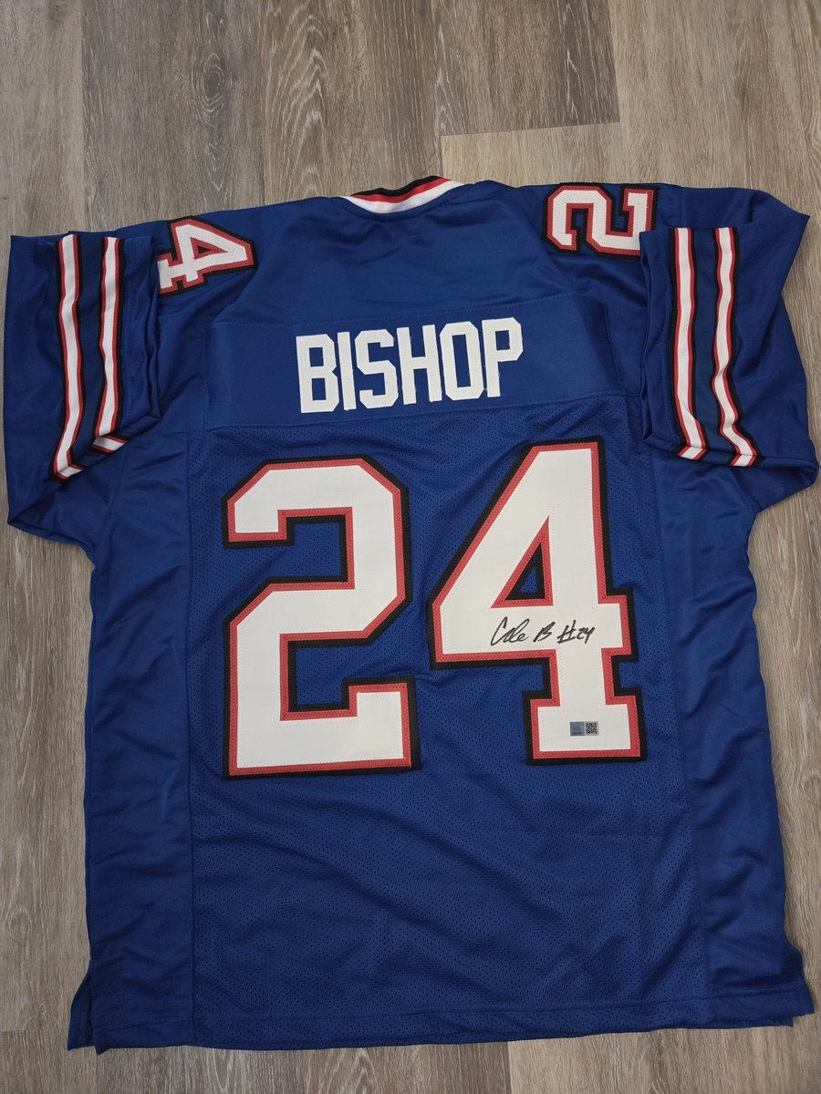 Kenscapes1's tweet image. 🚨‼️ Giveaway Time!! ‼️🚨 
Celebrating the last game at Highmark Stadium until we move across the street. I’m giving this Cole Bishop signed jersey to one lucky fan. Rules below. 👇🏽
#BillsMafia   

- like 
- repost
- follow me @kenscapes1
- follow @jimmyreu81