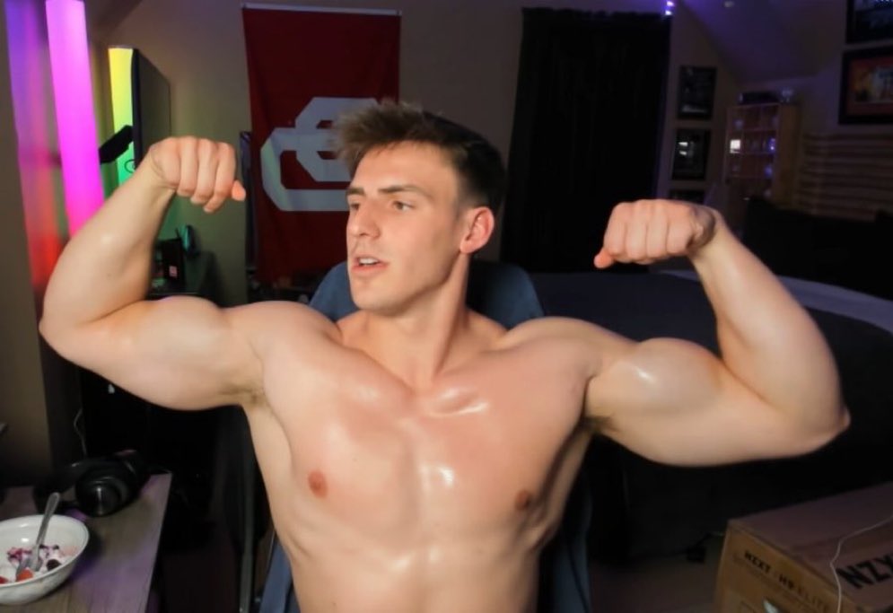 idolizemen's tweet image. 💪🏻