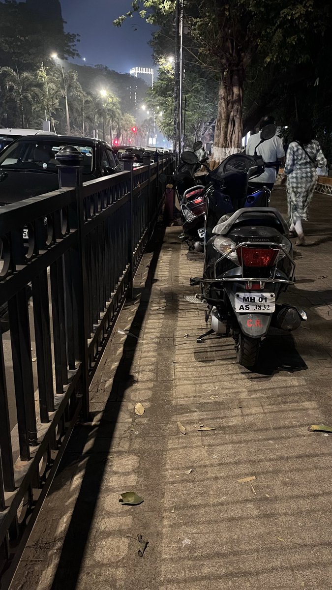 isostar_82's tweet photo. Which provision of the Motor Vehicles Act allows people to ride and park their bikes on the footpath at Shivaji Park Gate 2/3on Savarkar Marg?
And that too in front of udyan ganesh police station.
@MTPHereToHelp @CMOMaharashtra @MMVD_RTO @Dev_Fadnavis @MumbaiPolice @mid_day https://t.co/fRPVA0sdVJ