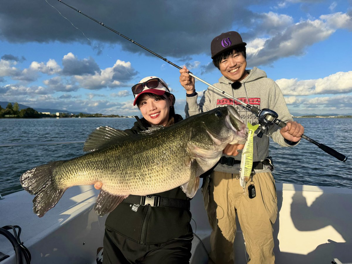 suzufishing's tweet image. 人生初ロクマル＆自己記録魚

遂にYouTube動画公開されました！🙌🏻🔥

奇跡の瞬間を是非ご覧ください😆✨

リンク🔗
youtu.be/P42JqHZBPPs?si…

#琵琶湖
#バス釣り
#ロクマル
#gancraft