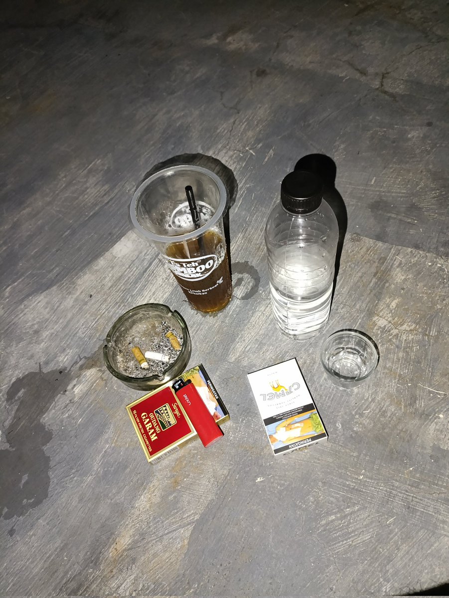kempook's tweet photo. Off sosmed kali ya, X termasuk ga? Ogak lah gaenek stalker ng kene🏳️ https://t.co/B8HsFCY12o
