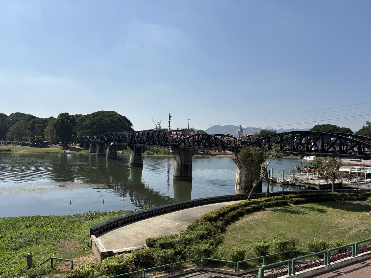 RHHol7's tweet photo. Kancharaburi Cemetery, the Bridge over the River Kwai and Hellfire Pass

Inspiring and yet humbling…. https://t.co/kbIbh1S29l