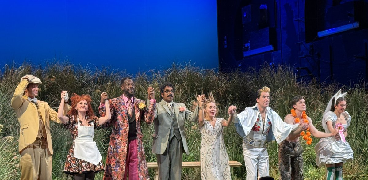 hywjones's tweet photo. Went to see Woman in Mind yesterday with my wife. @RomeshRang and @sheridansmith33 and all the cast were brilliant. Romesh smashed his role 👏 https://t.co/4ymsm5IsOb