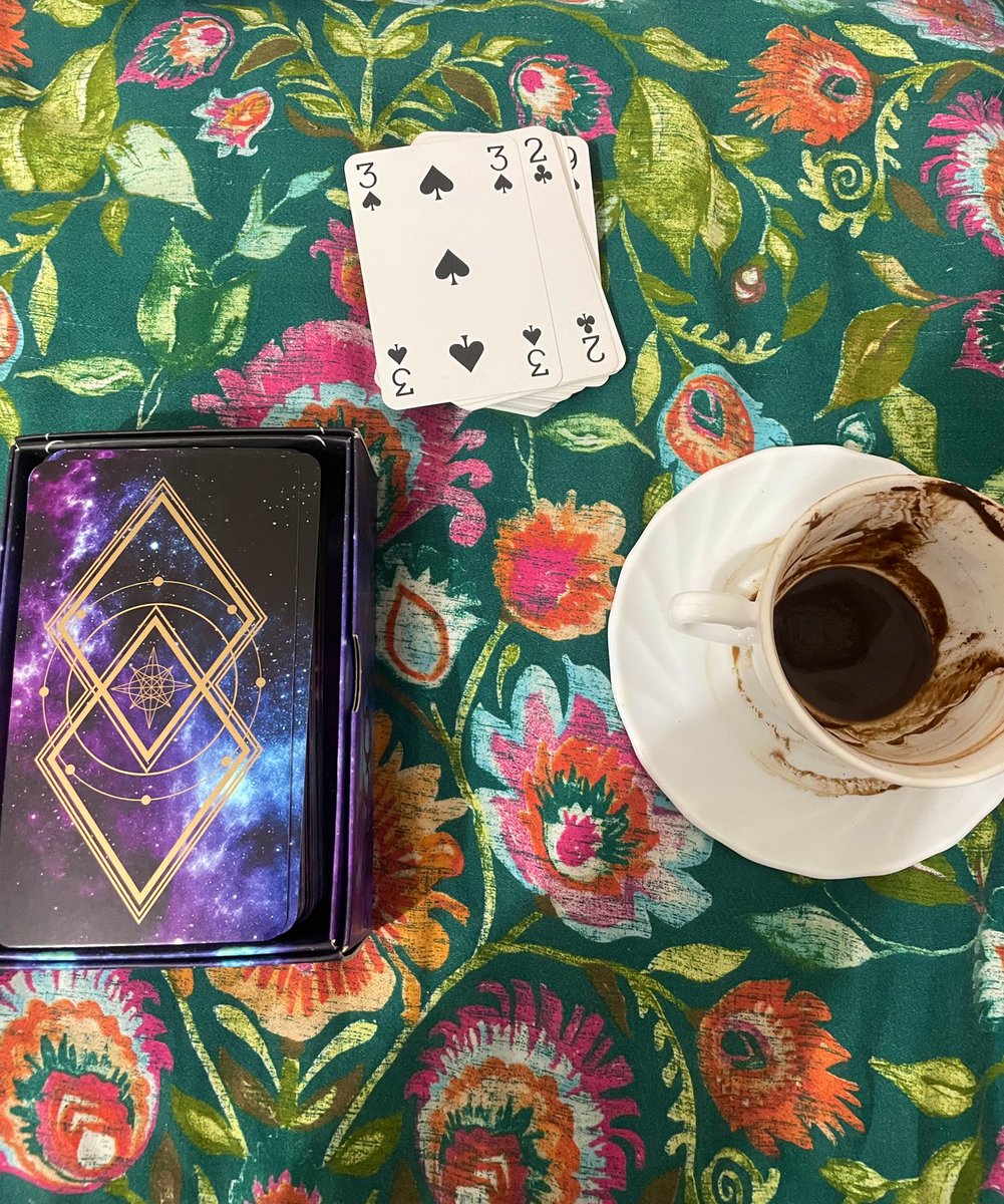 Az önce şu şeytan üçgeni bir ilişkiyi bitirdi.