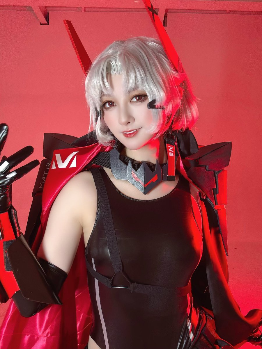 \\\コミケまであと2️⃣日！！///
ひゃー！！！早い早すぎる！！🌪️
あっという間過ぎてびっくり！🫨
カラコンと衣装とウィッグと…全部用意済みです👍🏻
あとは体調を崩さないように防寒具だけ追加で用意する予定！

⚡️ドレイク

 #ただいま1日1あゆみん