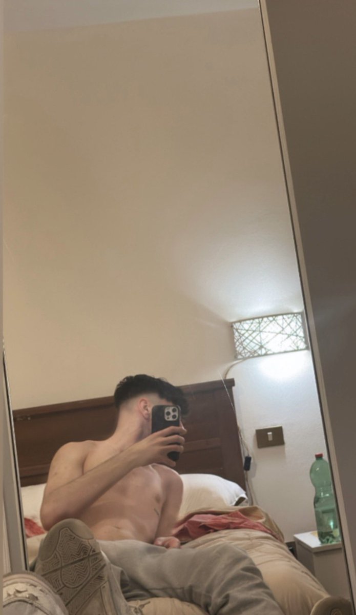 Master_Matte0's tweet image. Socks on or off?

#MaleFeet #MensFeet  #ارباب
#پای_مرد