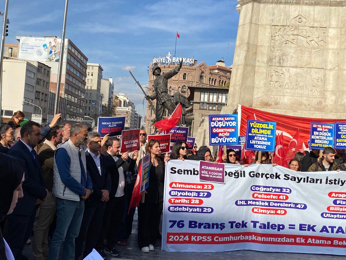 🚨 Öğretmenlerimiz evde oturmak yerine öğrencileriyle buluşmalı!

#Kabine2024KPSSEkYirmiBeşBin