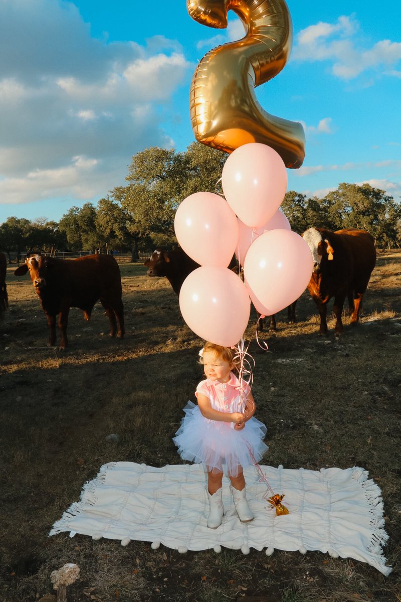 Coach_Messer's tweet image. Happy 2nd Birthday to our sweet and wild Mabel. Blessed to be your dad.