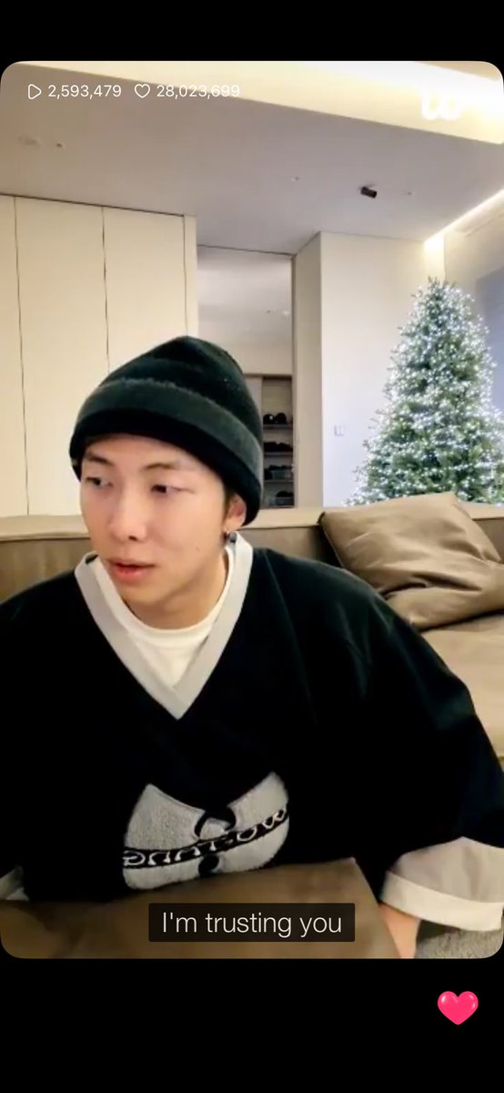 seokjinbit's tweet image. Namjoon talked about how BTS are nervous and scared for their upcoming comeback but they trust and believe in Army to be there for them

YALL HEARD THAT??? ARMY WE BETTER GIVE OUR 110% FOR BTS IN SUPPORTING THEIR GROUP COMEBACK NEXT YEAR OK