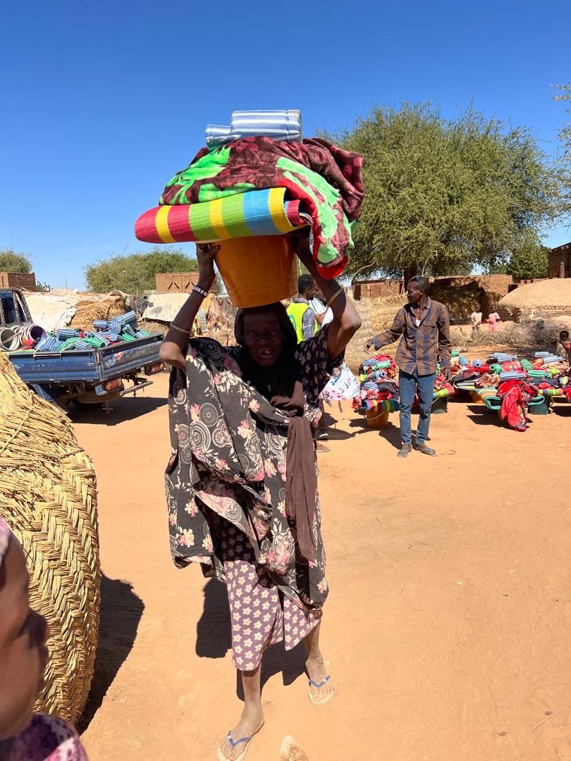 Over 7,000 people have been displaced from Um Baru and Karnoi in North Darfur in just two days, between the 25th &amp; 26th of Dec, according to IOM DTM. 

Families are on the move with the little they can carry. 

Battles are ongoing and RSF &amp; allied militia attacks are reported.