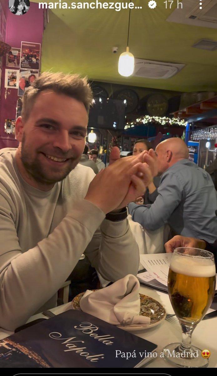 Monísimos y simpáticos 😍😍💃felices con el padre de María en Madrid 👏🎊