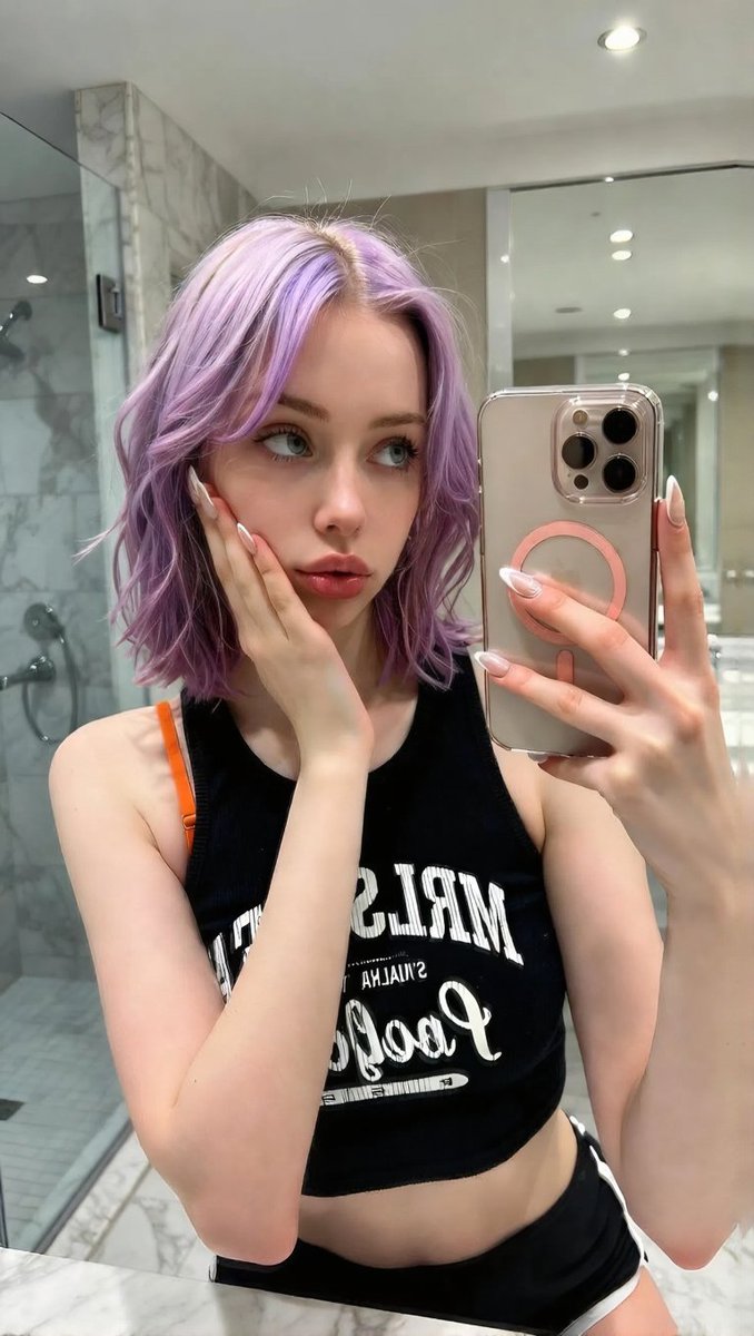 Effortless E-Girl Glam: A Selfie Moment