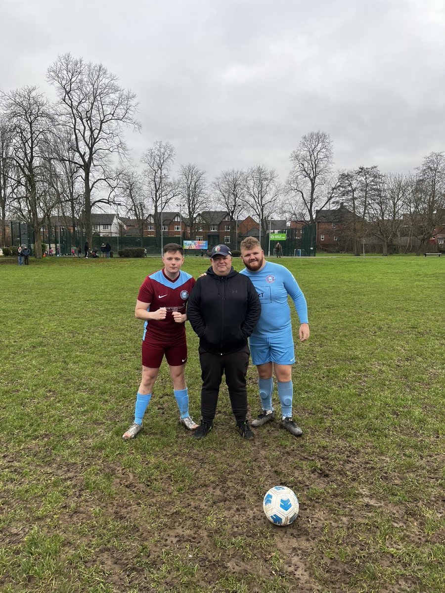 NoContextCastles tweet media