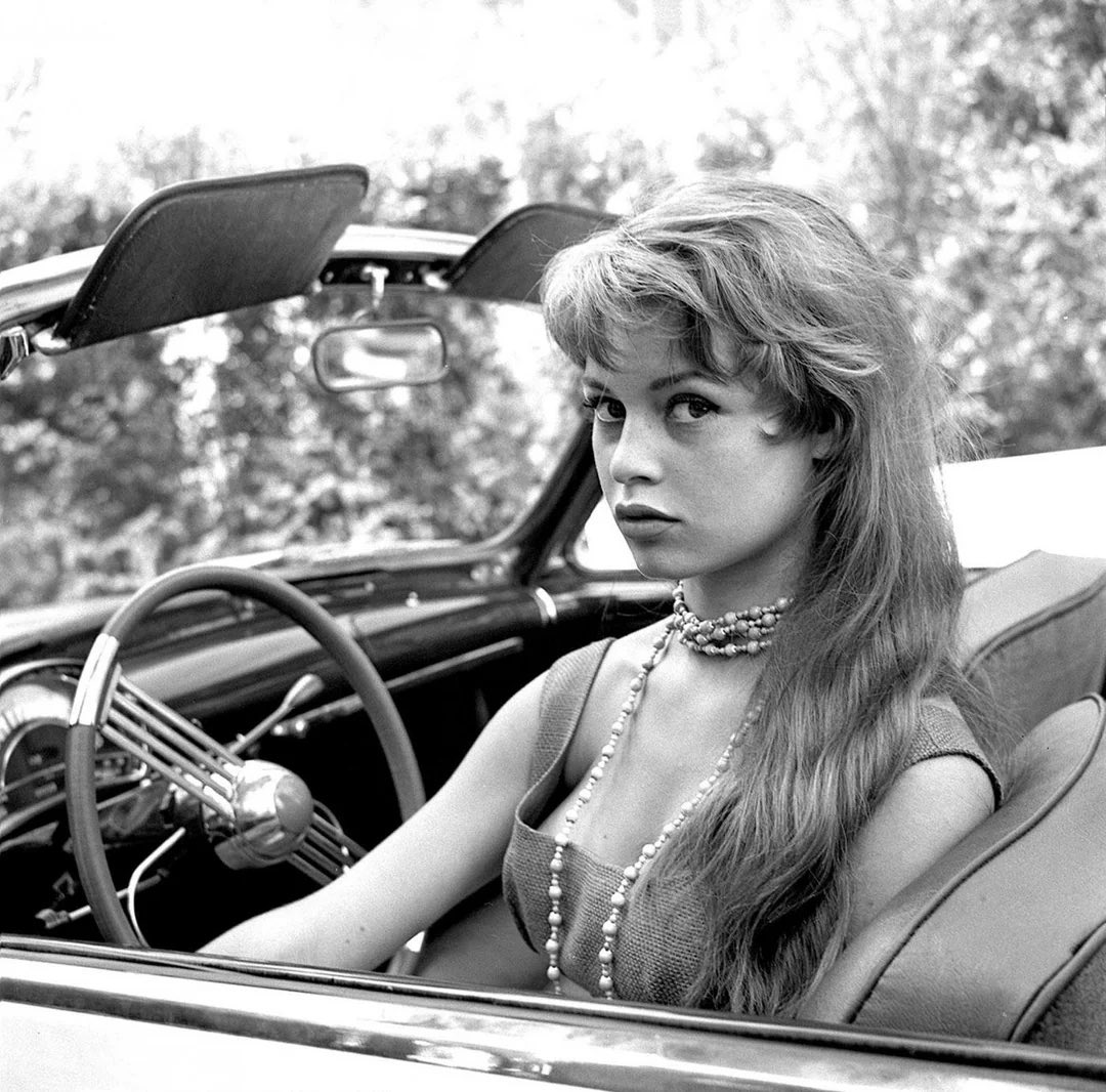 timecaptales's tweet image. Brigitte Bardot, Cannes - 1950s