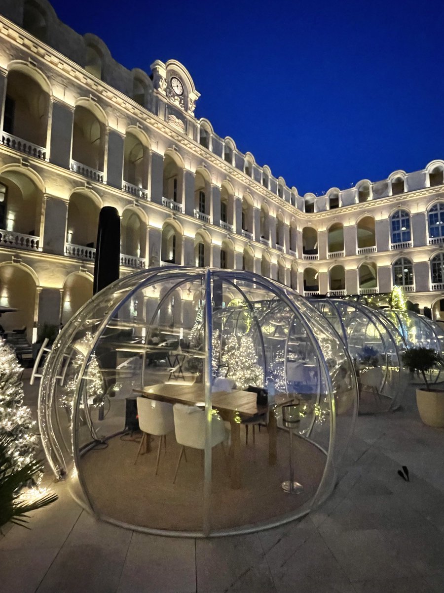 Vanessa is listening tweet media