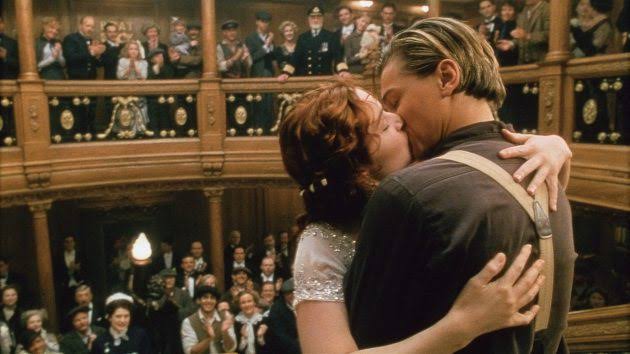 Lorraene_BR14's tweet photo. É isso, eu posso assistir Titanic mil vezes, não importa quanto tempo passe, eu nunca vou superar esse filme e esse casal

Kate Winslet e Leonardo DiCaprio fizeram história 
#Titanic #TemperaturaMáxima https://t.co/BUqjaqi9Zj