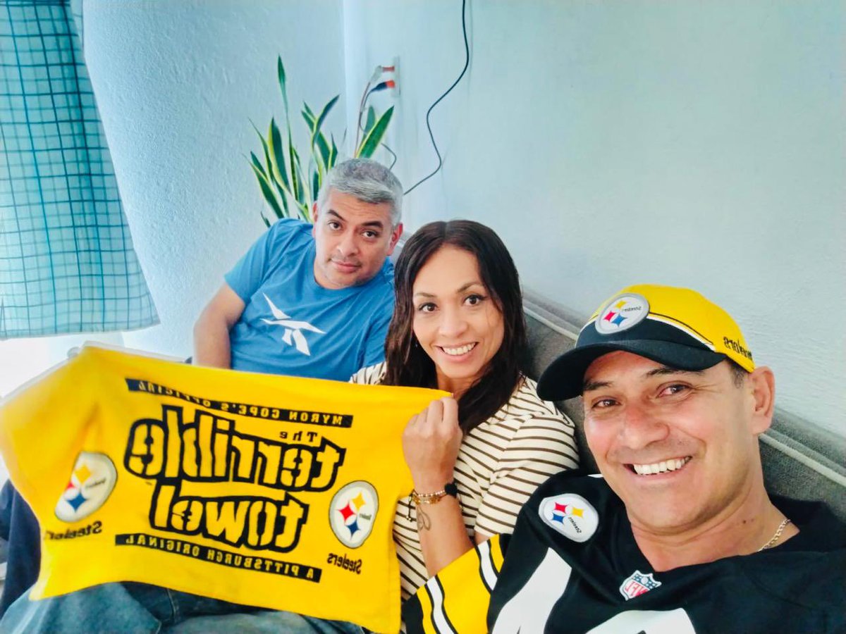 yuyocc's tweet photo. #NFLentelevisa https://t.co/CExcrLEpfs