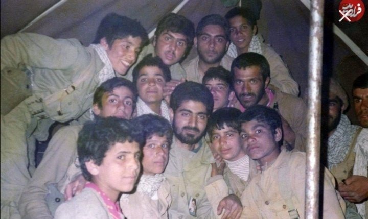 Zahraathar2's tweet photo. همه بچه ها ی قاسم، غرق درقاسمند...
#پشتیبان_وطن
#ایرانمرد https://t.co/6FqnyxCKHy
