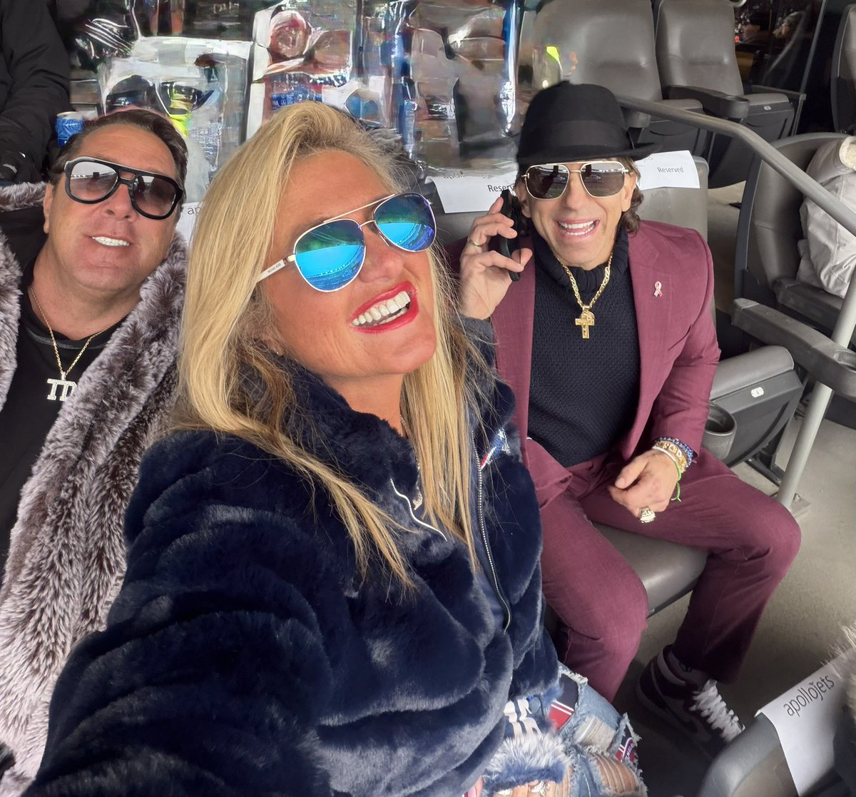 seanstellato's tweet image. Full circle moment with the OG of NFL slot receivers…it was great to meet my man NY @nyjets legend @waynechrebet 

#NoBackingDown #HardWork #GreenLantern