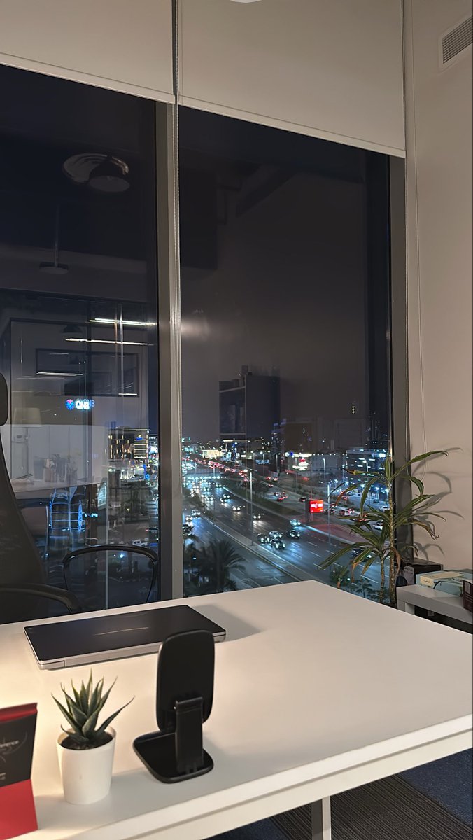 rr2e's tweet image. دامك بعُمر السعي ..
اسعى