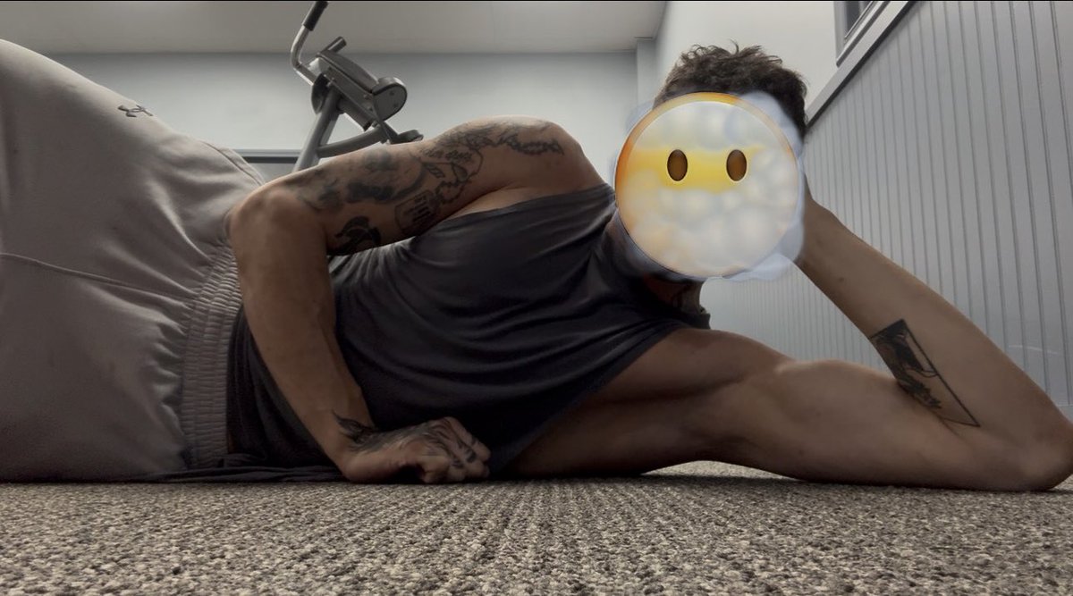 _AudioPhobia's tweet image. Sorry I’m late. Can I still come over and lay under your tree like this?